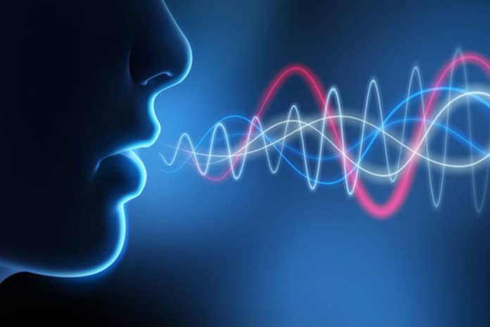 可穿戴式振動(dòng)傳感器，用于精確的語音識別